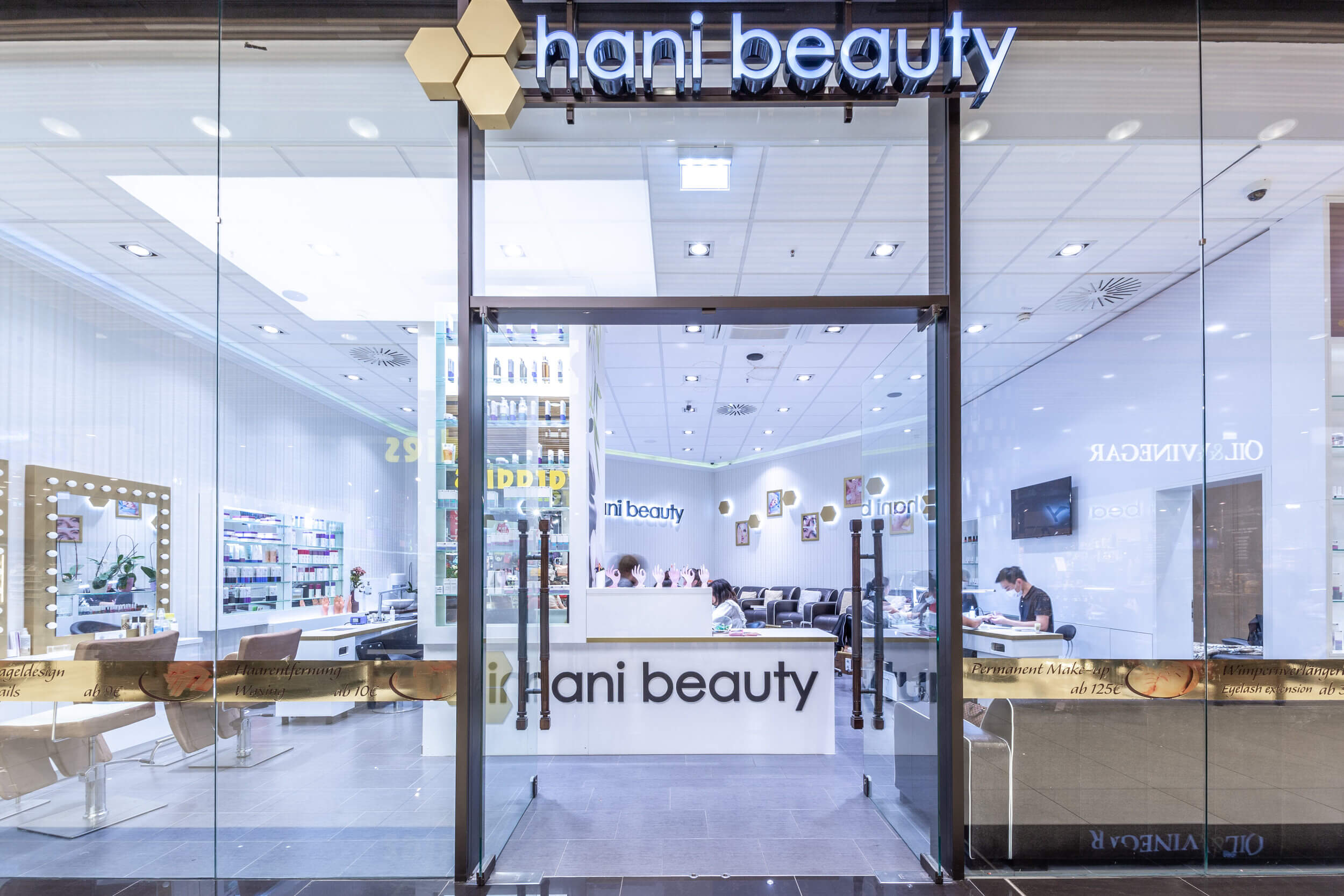 Hani Beauty in der Mall of Berlin