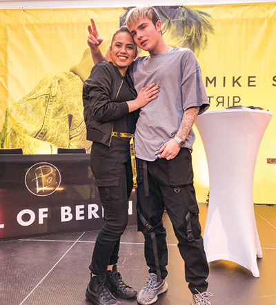 Mike Singer in the Mall of Berlin.