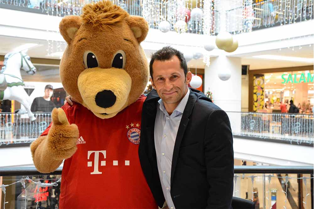Brazzo autographing session Brazzo autographing session