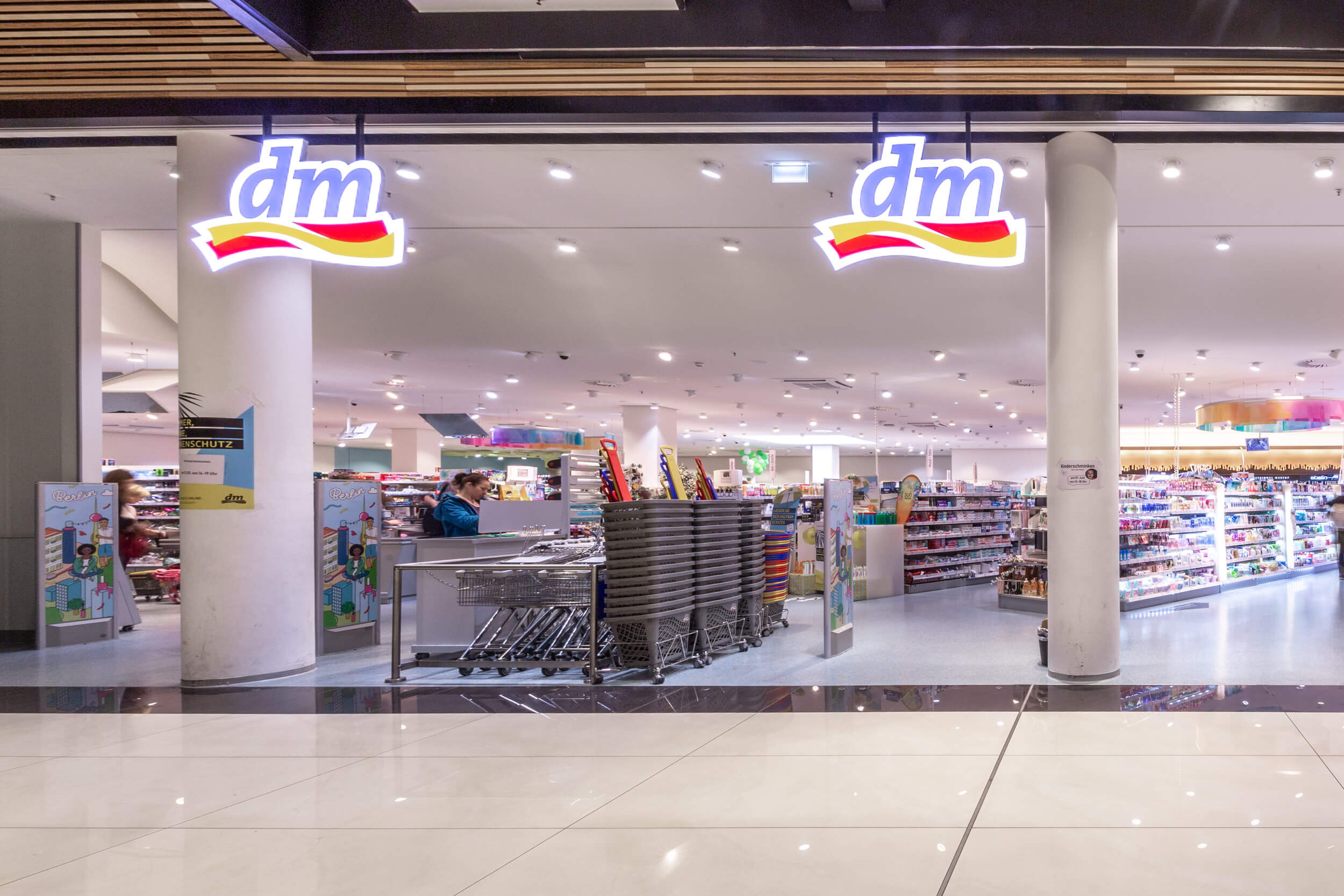 dm in der Mall of Berlin