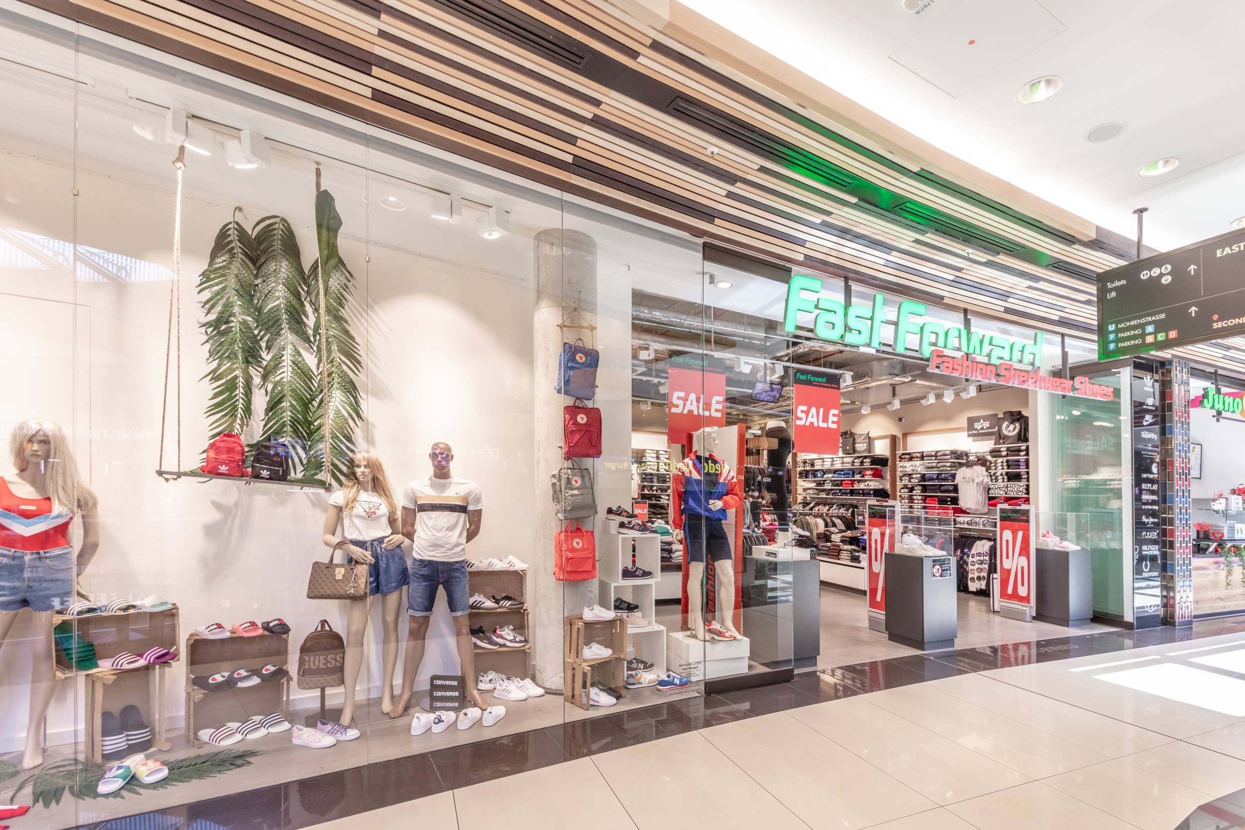 Fast Forward at the Mall of Berlin