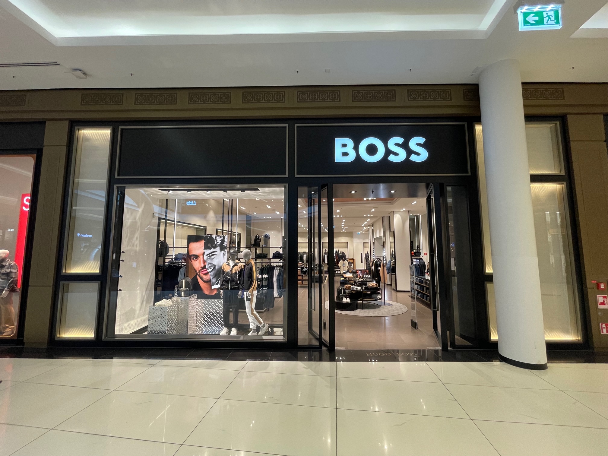Hugo Boss in der Mall of Berlin