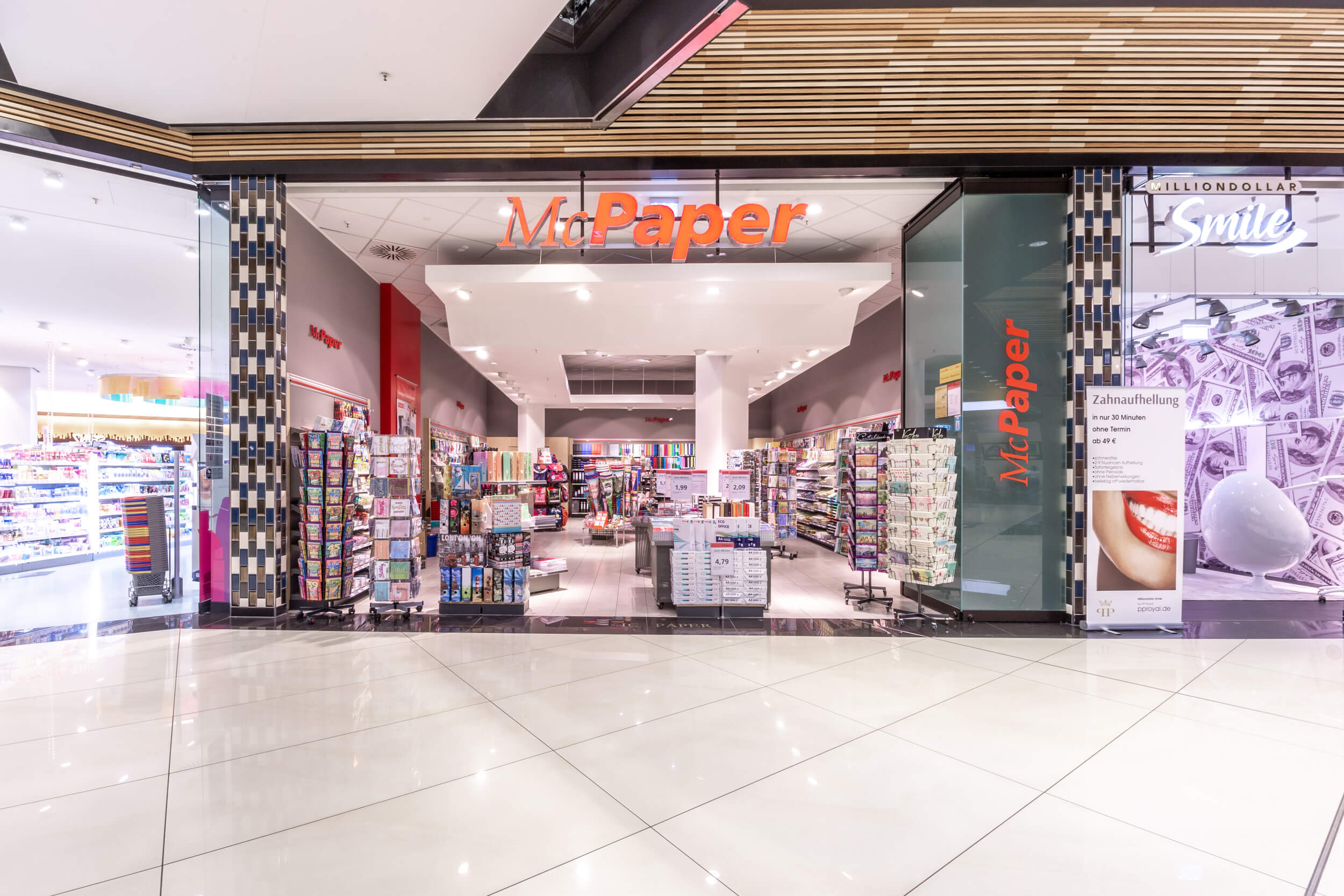 Mc Paper at the Mall of Berlin