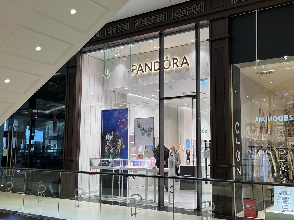 Pandora in der Mall of Berlin