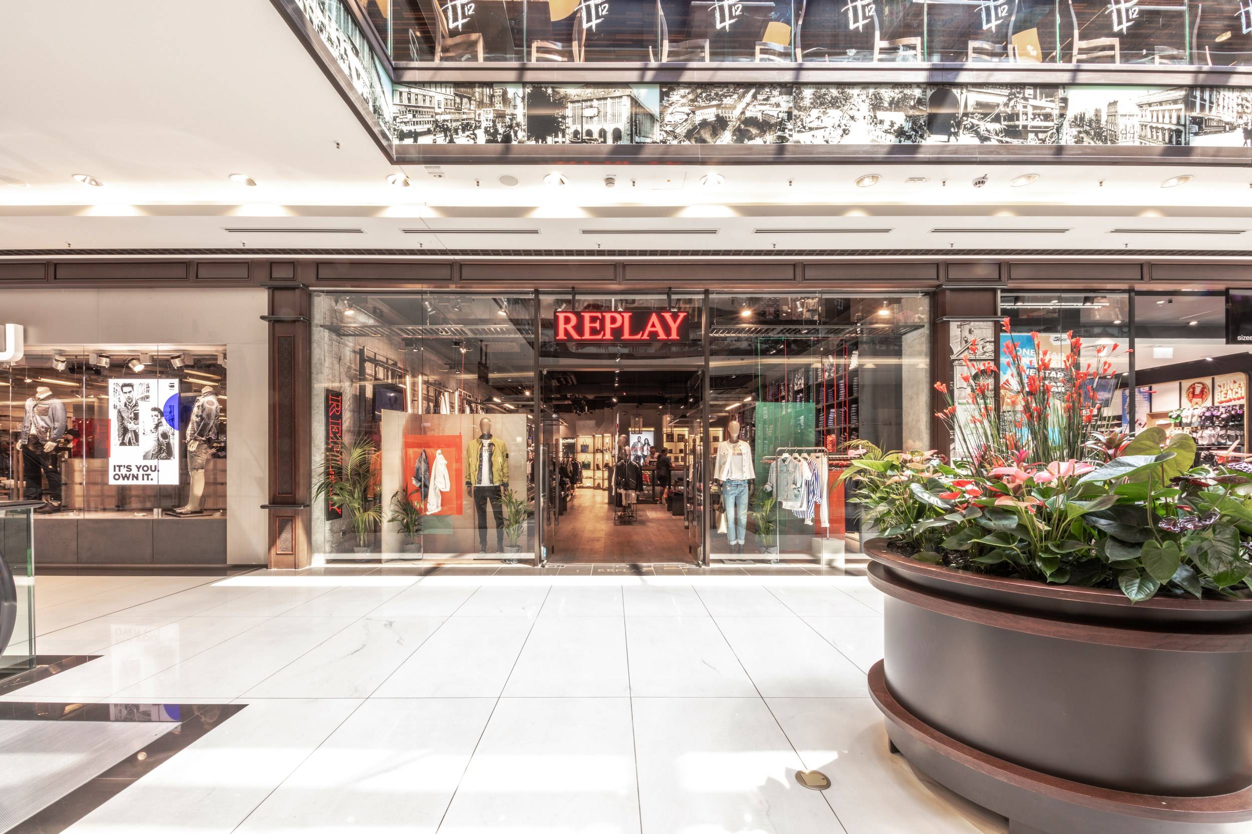 Replay in der Mall of Berlin