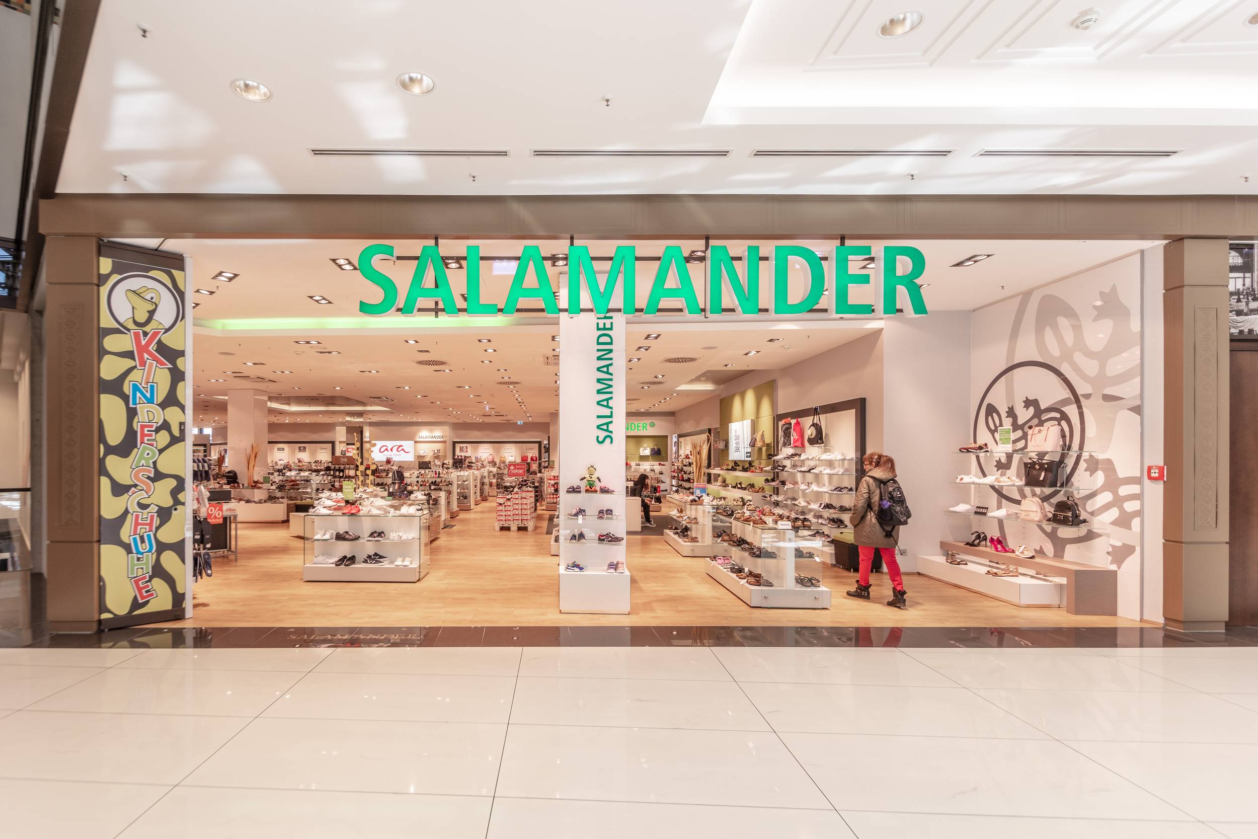 Salamander in der Mall of Berlin